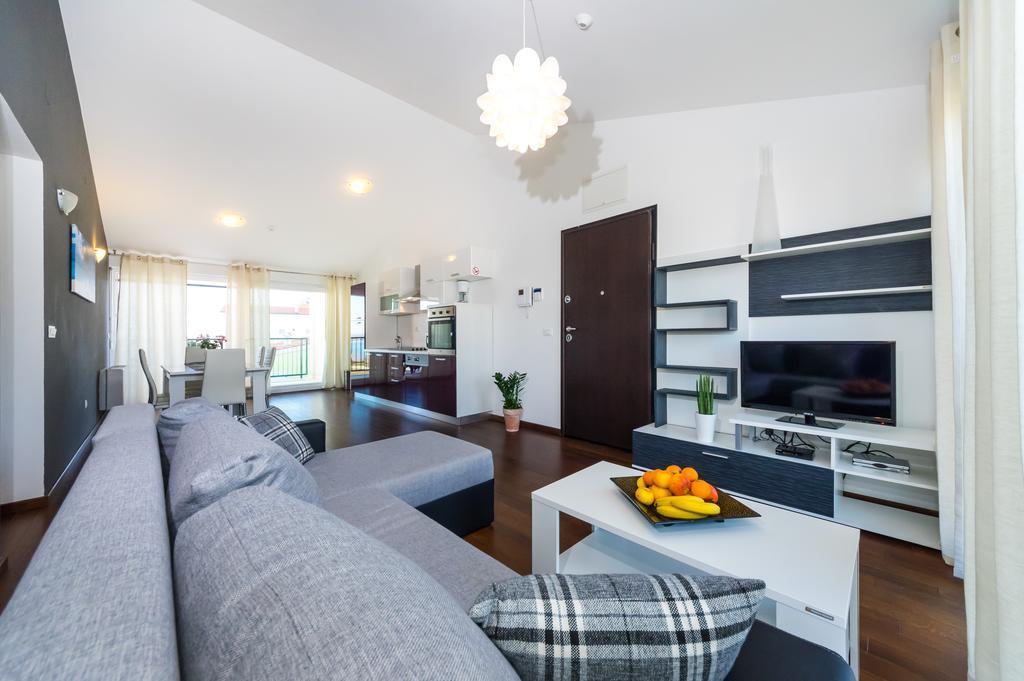 Queen Beach Apartments 宁 外观 照片