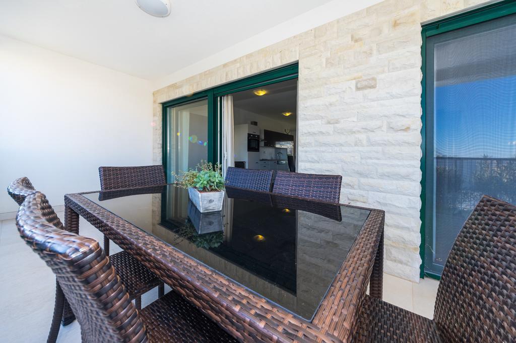 Queen Beach Apartments 宁 外观 照片