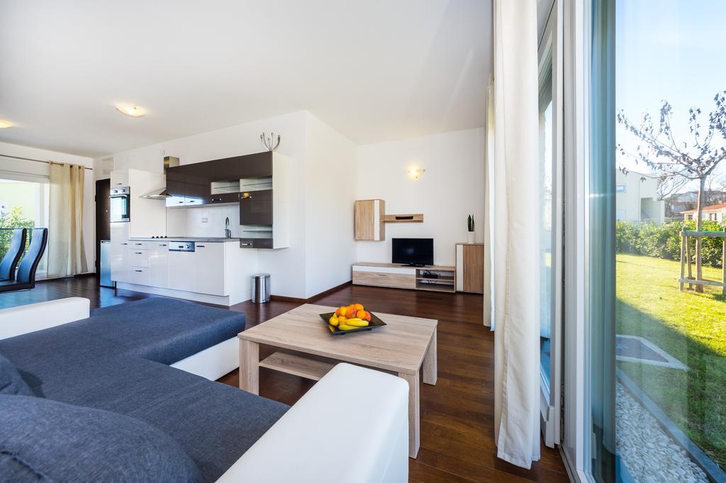 Queen Beach Apartments 宁 外观 照片