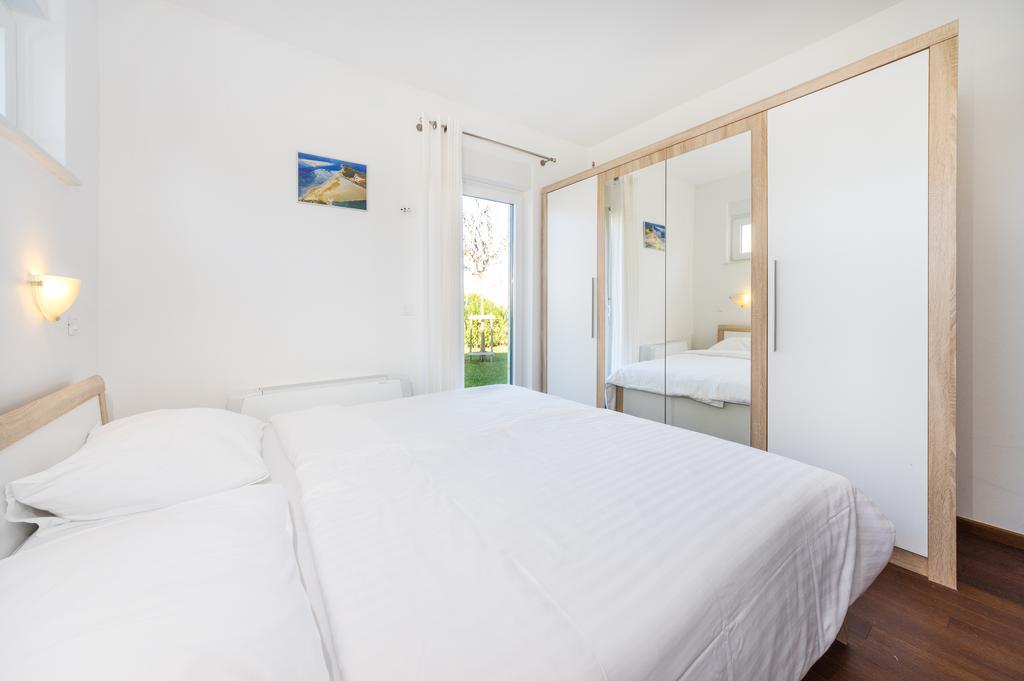 Queen Beach Apartments 宁 外观 照片